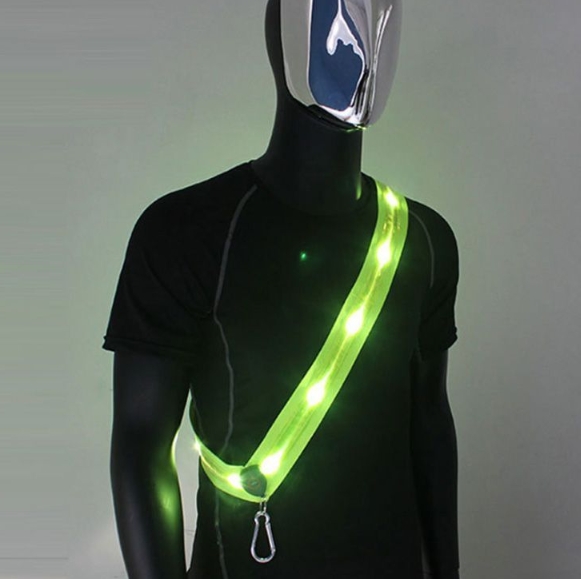 反射タスキ LED 光る 高輝度 夜間 ランニング ライト 充電式 USB 送料無料 反射テープ ジョギング サイクリング タスキ 明るい 反射 LED 事故防止 タスキ 夜間 散歩 安全 通勤 通学